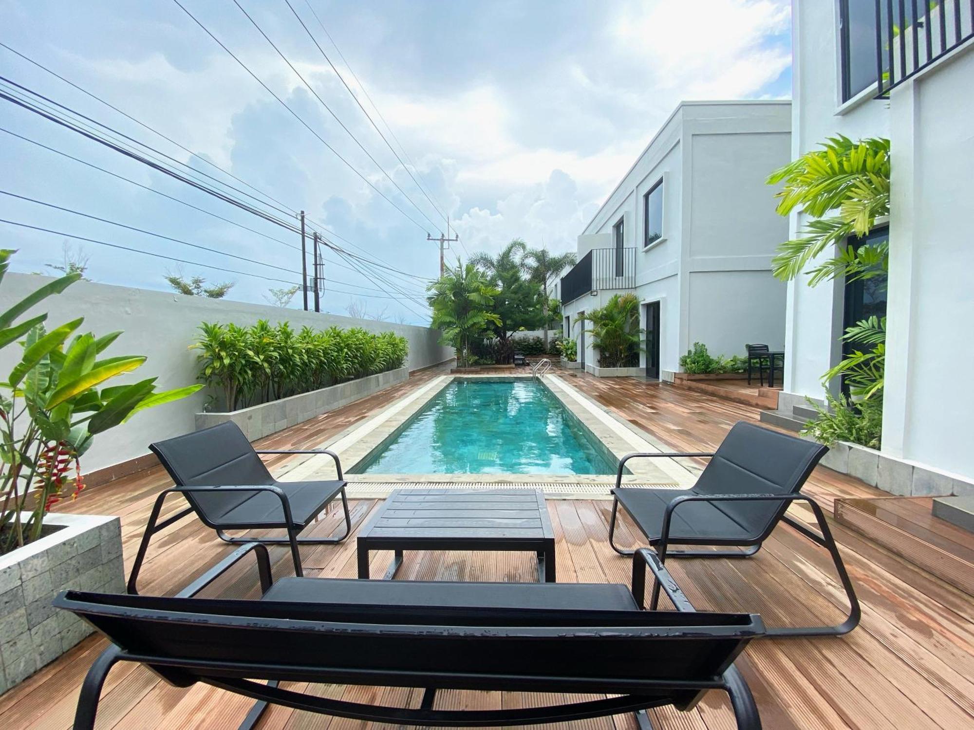 Onyx Hotel & Villa Tanjunguban Exterior photo