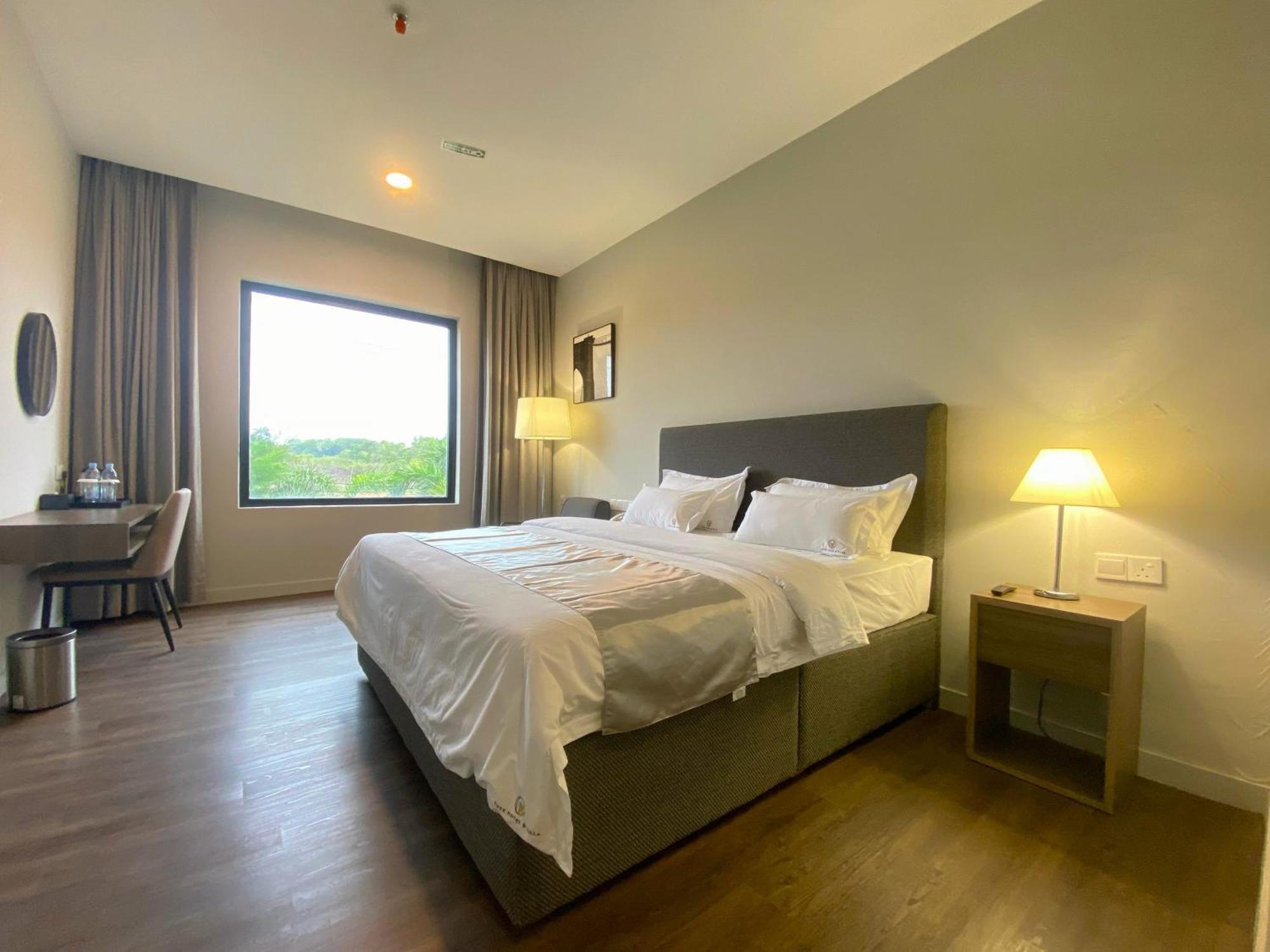 Onyx Hotel & Villa Tanjunguban Exterior photo